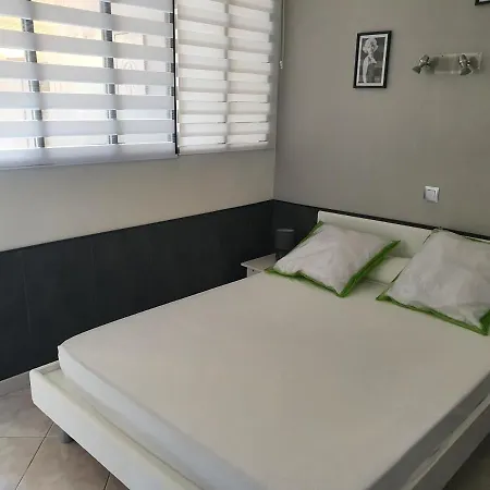 Les Palmiers -stretta Di I Mandarini * Lucciana (Corsica)